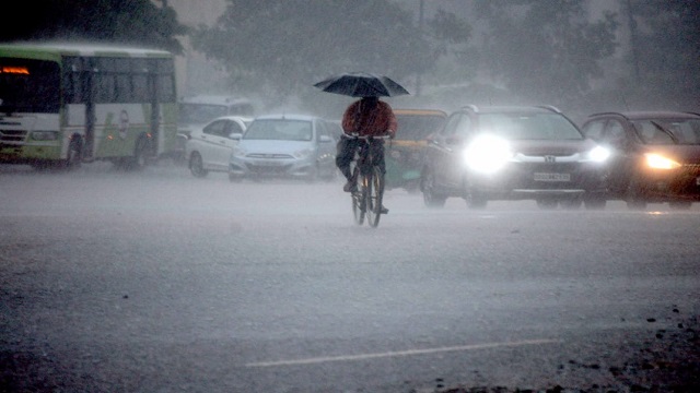 Heavy rainfall alert for these Odisha districts today