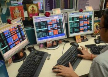 Sensex down 656 Points at 60,099, Nifty ends at 17,938