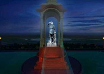 PM Modi unveils Netaji Subhas Chandra Bose's digital statue at India Gate