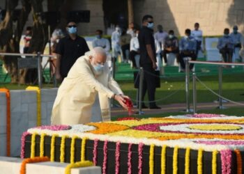 PM remembers Mahatma Gandhi on his Punya Tithi
