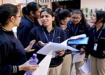Students urge SC to ‘Cancel offline exams’ as they wait for CBSE term I result