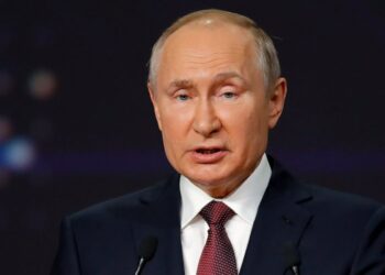 Putin, Scholz Agree On Need To Avert War Amid Ukraine Tensions