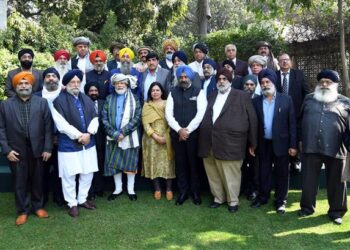 PM meets Afghanistan Sikh-Hindu Delegation