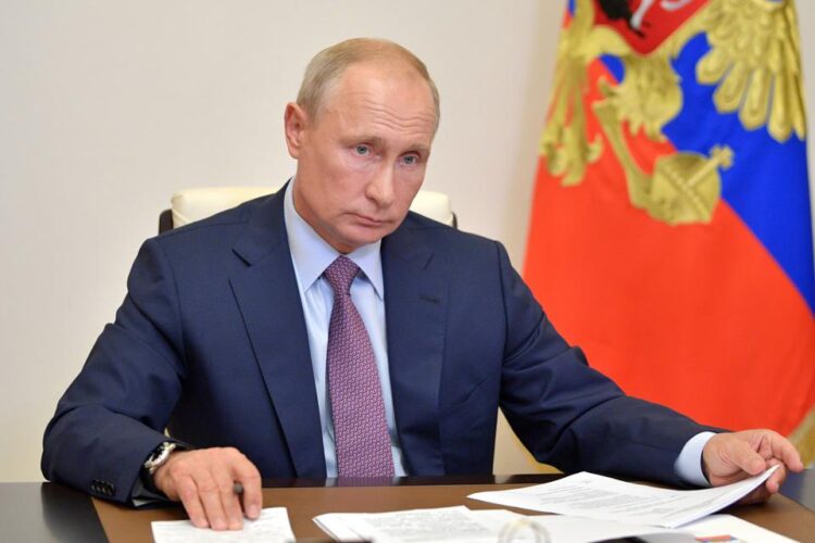 Over 150 Russian Officials Sign Open Letter Condemning Putin