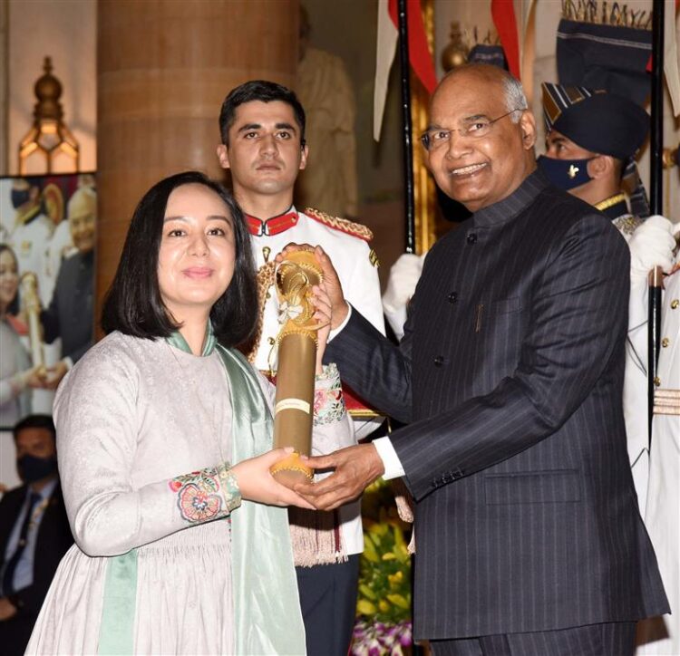 President of India presents Nari Shakti Puraskar for the years 2020 and 2021