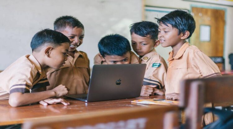 World Bank join hands with 11,000 teachers to provide internet access for every school in India, abroad T