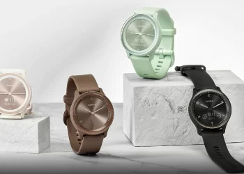 Garmin introduces the Vivomove Sport smartwatch, which has an analogue face and an OLED display