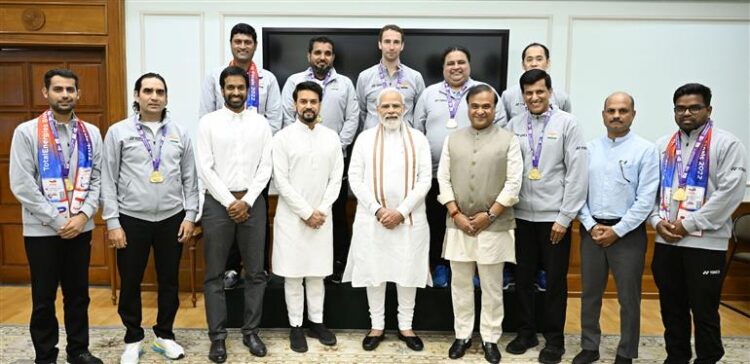 PM interacts with Thomas Cup and Uber Cup team