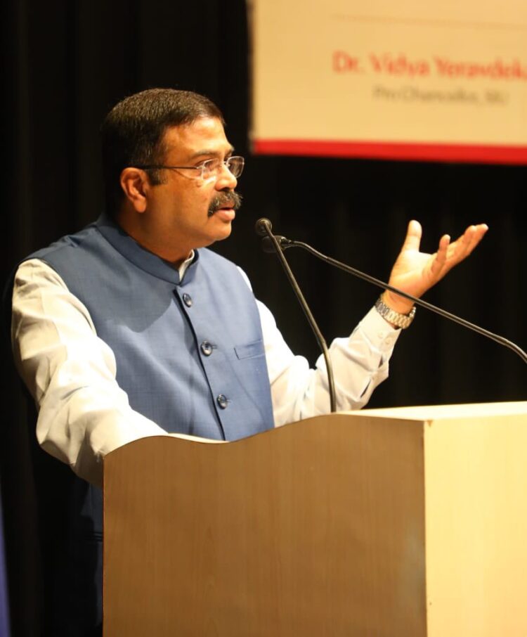 Shri Dharmendra Pradhan attends roundtable on implementing National Education Policy