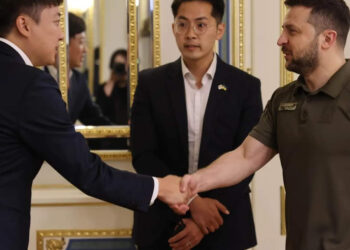 PPP Chief Discusses Support, Post-War Reconstruction With Ukrainian President