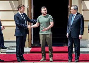 European leaders visit Ukraine, Leaders pledge arms and EU path