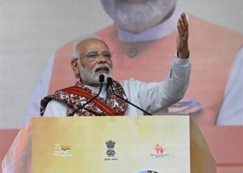 PM participates in Gujarat Gaurav Abhiyan at Vadodara