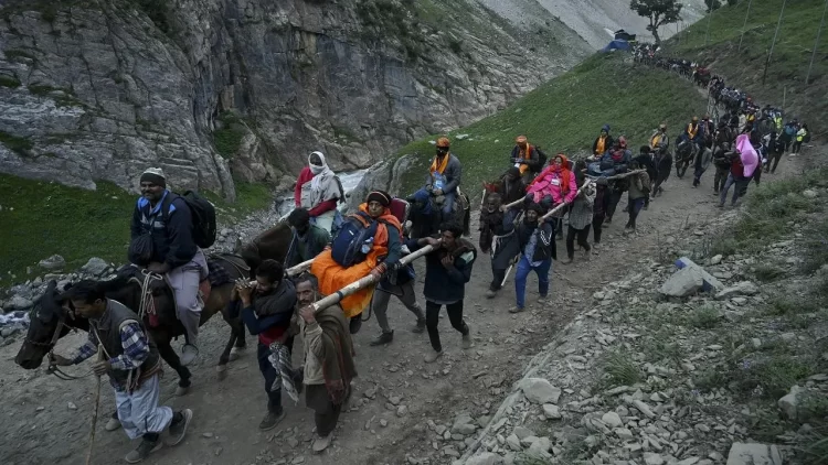 Amarnath Yatra Temporarily Suspended After 15 Killed, 40 Injured