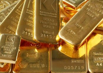 Gold jumps Rs 433; silver zooms Rs 990 amid strong global trends