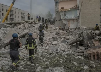 Dozens feared trapped after Russian strike on Ukraine apartment building