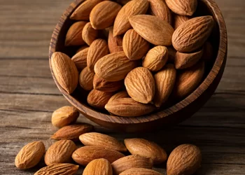 How many almonds should kids eat in a day? What is the best time to snack on these delights