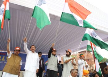 Vice President flags off ‘Har Ghar Tiranga’ Bike Rally of MPs from Red Fort