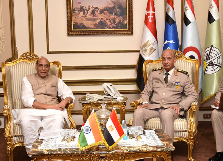 Raksha Mantri Shri Rajnath Singh & his Egyptian counterpart General Mohamed Zaki hold bilateral talks in Cairo