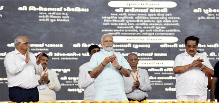 PM lays foundation stone and dedicates various projects worth more than ₹3400 crores at Surat