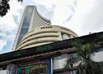 Stock Market crash: Markets plummet! Sensex nosedives over 1000 points, Nifty down below 22,000
