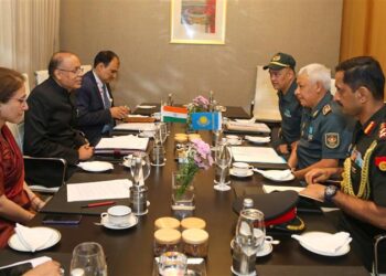 Defence Secretary holds bilateral meetings with delegations of Bangladesh & Kazakhstan on the sidelines of DefExpo 2022