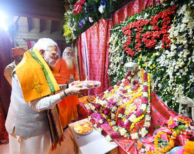 PM performs Rajyabhishek of Prateek Swarup of Bhagwan Shree Ram in Ayodhya, Uttar Pradesh