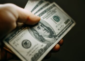 India’s forex reserves drop $2.41 billion to $637.92 billion in third consecutive week of decline