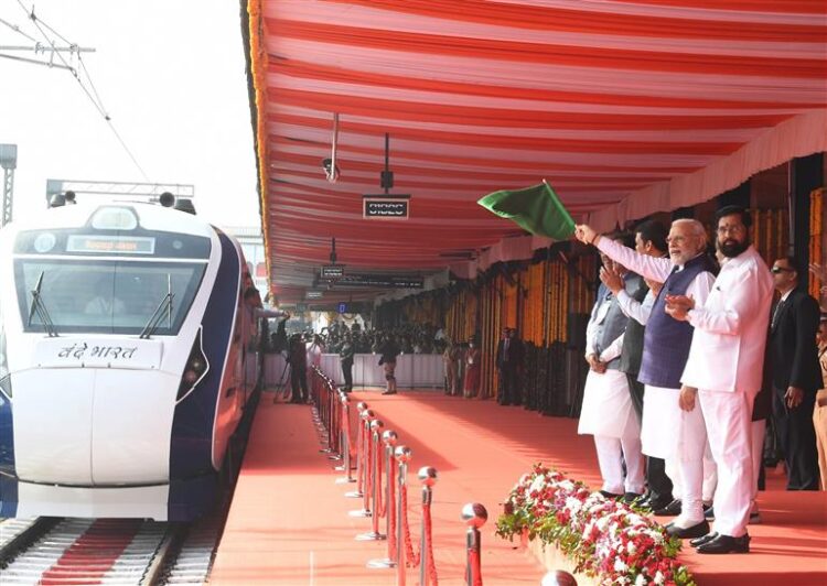 PM flags off Vande Bharat Express from Nagpur Railway Station