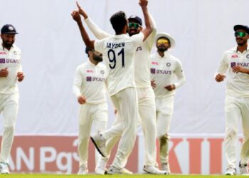 2nd Test, Day 1: India trail by 208 runs after Ashwin, Umesh four-fers skittle Bangladesh out for 227