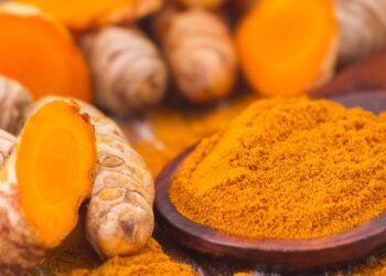 Boost gut health and digestion with this DIY turmeric mix