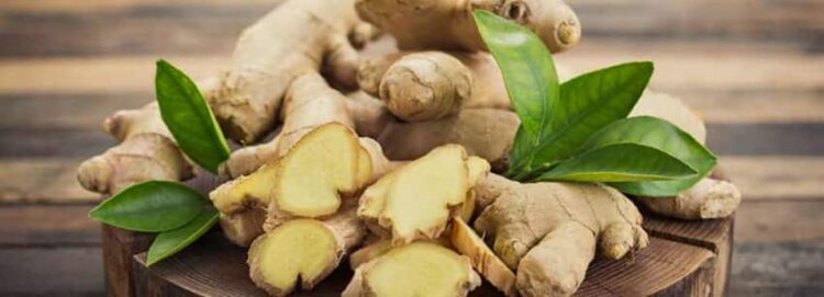 How can ginger control blood sugar levels and regulate insulin?