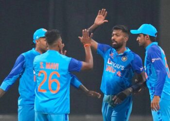 India vs Sri Lanka 1st T20I: IND Beat SL By 2 Runs; Shivam Mavi Claims Four-fer On Debut