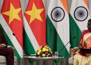 PRESIDENT DROUPADI MURMU MEETS PRESIDENT OF REPUBLIC OF SURINAME ON THE SIDELINES OF 17TH PRAVASI BHARATIYA DIVAS CONVENTION