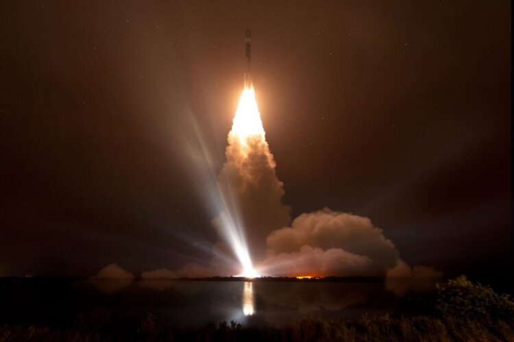 Oneweb’s 36 Satellites Integrated With Indian Rocket, Gearing Up For Orbit