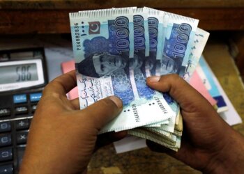 Pakistani Rupee Continues Speedy Crash Against USD, Suffers Another Big Fall