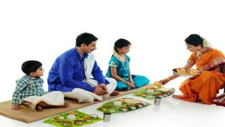 Vastu Tips: In Which Direction Should You Sit While Eating Food?