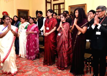 STATE CIVIL SERVICES OFFICERS CALL ON THE PRESIDENT