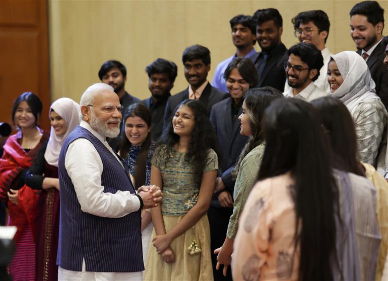 PM interacting with members of the Indian community 