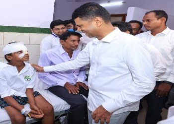 Odisha Train Crash: 5T Secy Visits SCB Medical College, Assures All Support To Injured