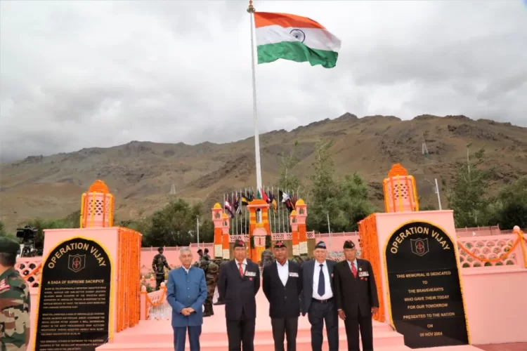 Nation pays tribute to 1999 Kargil war heroes on 24th Kargil Vijay Diwas; Raksha Mantri pays homage to the valiant soldiers at Kargil War Memorial in Dras