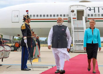 Prime Minister arrives in Paris, Republic of France
