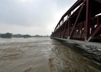 Delhi On High Alert As Yamuna Flows Above Danger Level