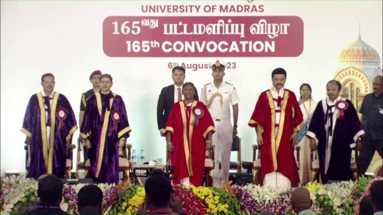 PRESIDENT OF INDIA GRACES 165TH CONVOCATION OF UNIVERSITY OF MADRAS