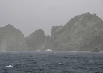 US & Mexico Brace for Major Hurricane, Flood Warning