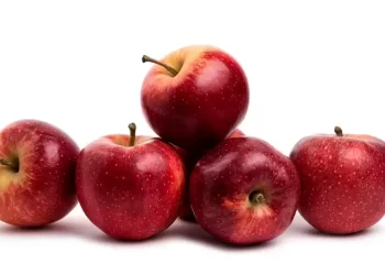 Peeled or Unpeeled Apple: Which is better for your health?
