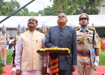Vice-President hoists the national flag at the Gaja Dwar of the New Parliament Building