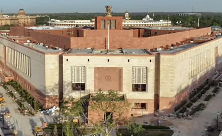 Live Updates: Parliament Special Session Moves to New Building