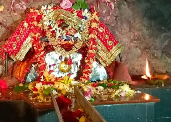 Aarti of Maa Chandika, Shaktipeeth In Munger of Bihar on 1st Day Of Navratri