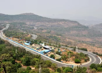 Hour-Long Traffic Blocks on Mumbai-Pune Expressway