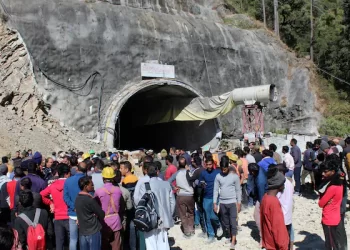 Tunnel Rescue: 40 Stranded for 96 Hours Receive Food